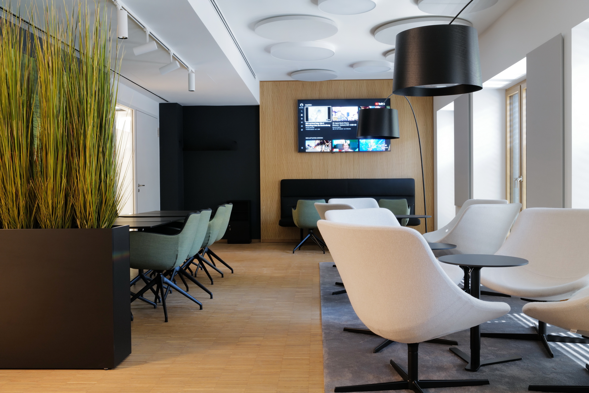 15-30_L1040528_CThiry